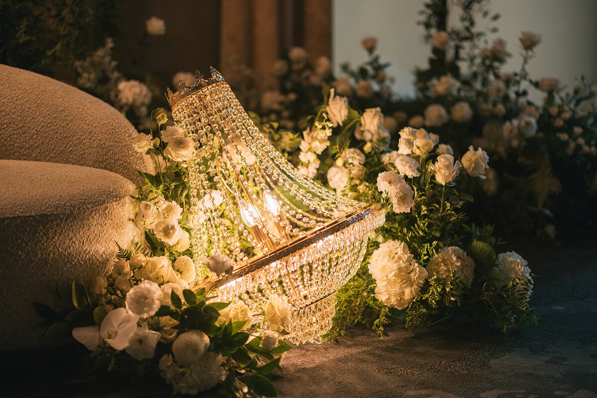 wedding-chandelier-details