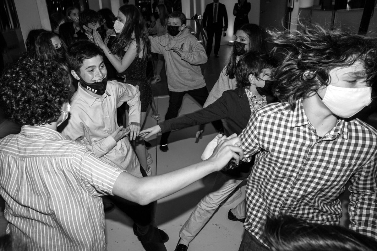 world's-best-Jewish-bat-mitzvah-photographer-kirsten-lewis-lb045