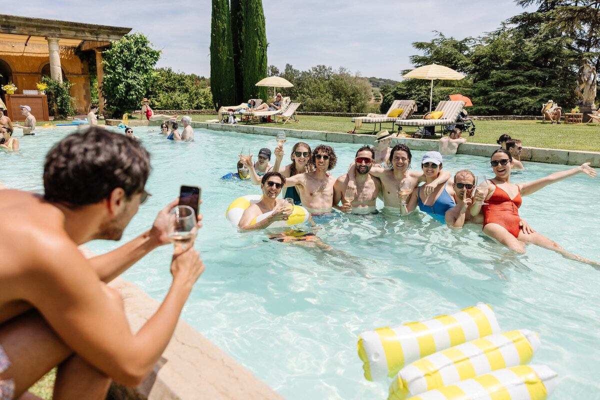 Provence-pool-party