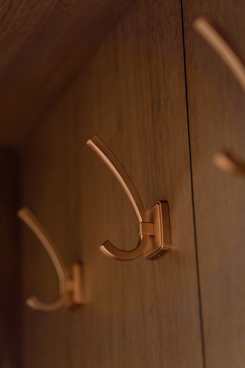 Shelves-Hanging-Hooks