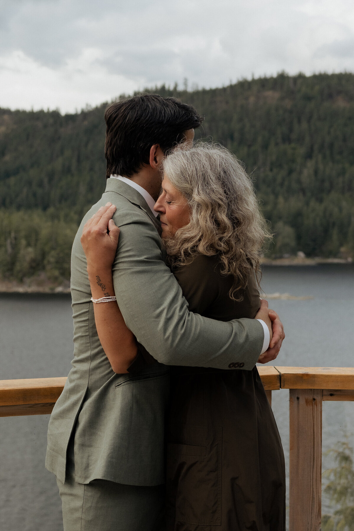 jamie-and-brian-chelsea-brown-photo-sunshine-coast-bc-wedding-photographer-137