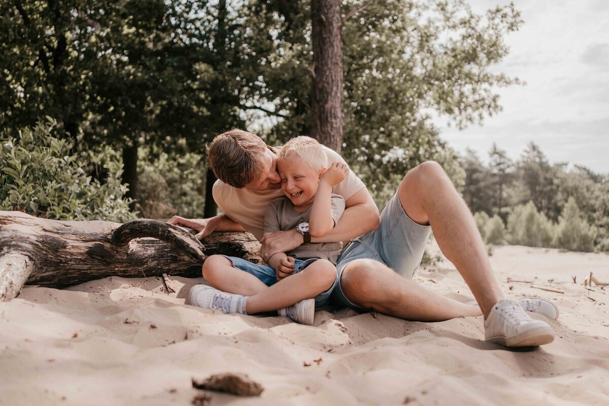 liefdevolle-gezinsfotografie-laren-duinen-leukfotografie (36 van 114)