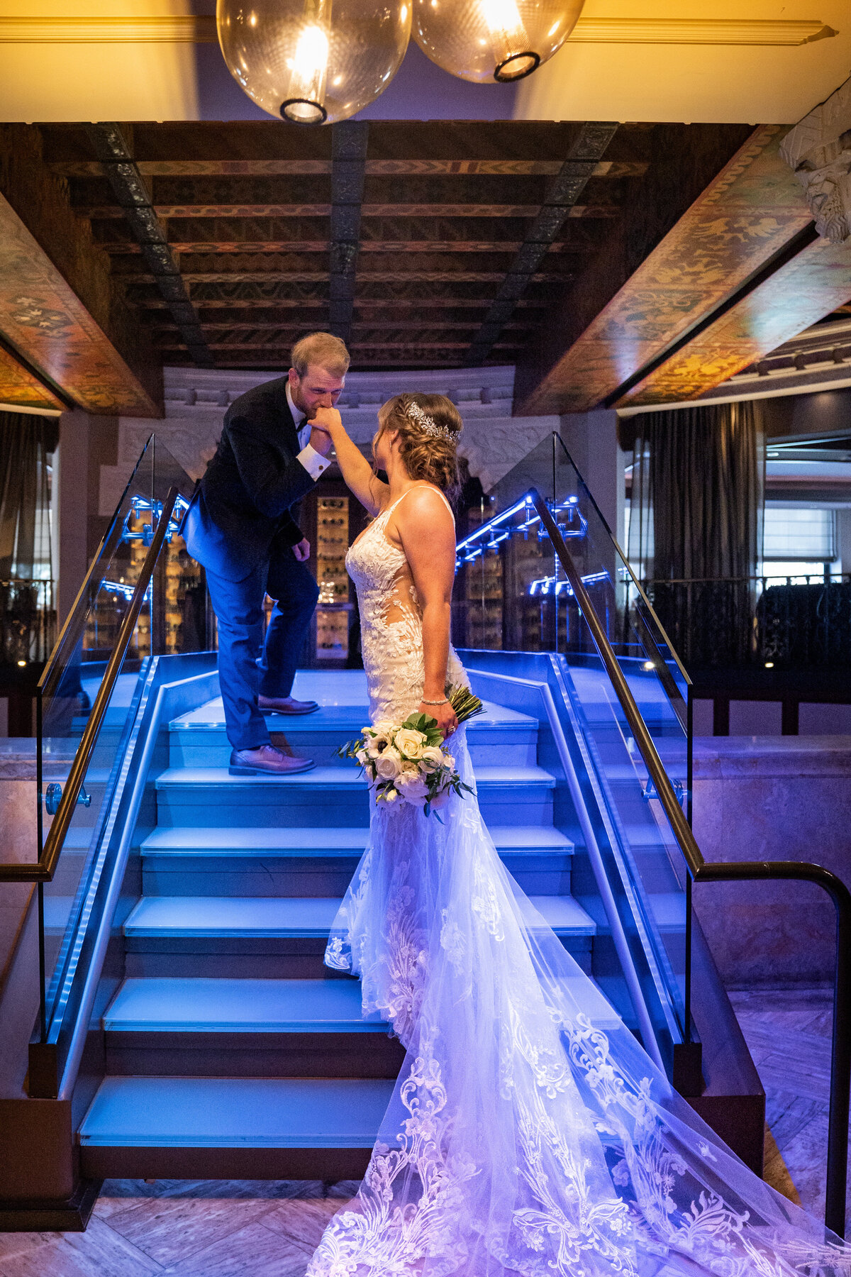 71Intercontinental-Chicago-Hotel-Wedding-Photos-Lauren-Ashlely-Studios