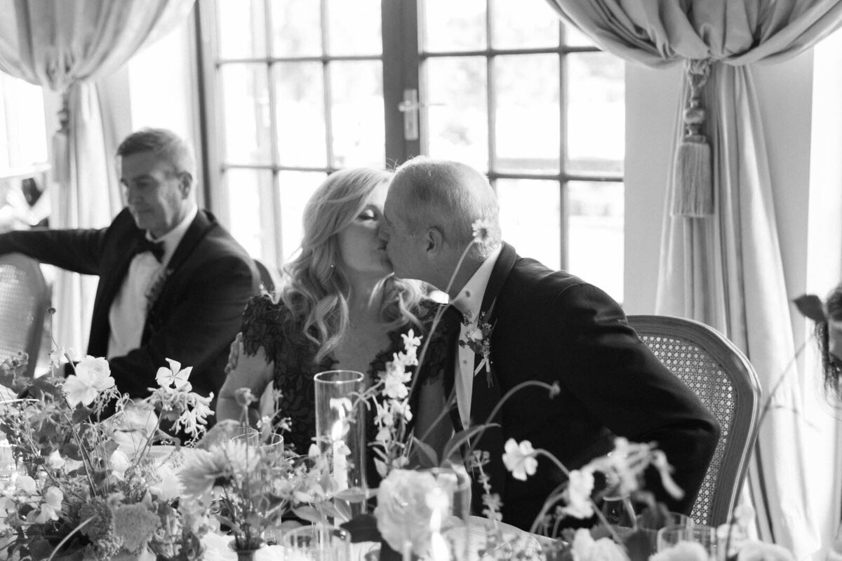 Flora_And_Grace_Analog_35mm_Editorial_Wedding_Photographer (1 von 1)-44