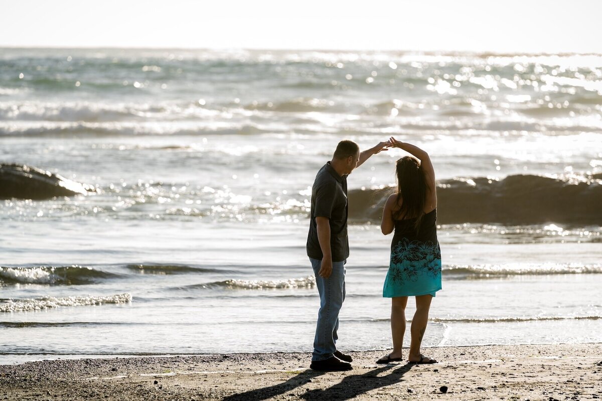 Beach-engagement-photographer