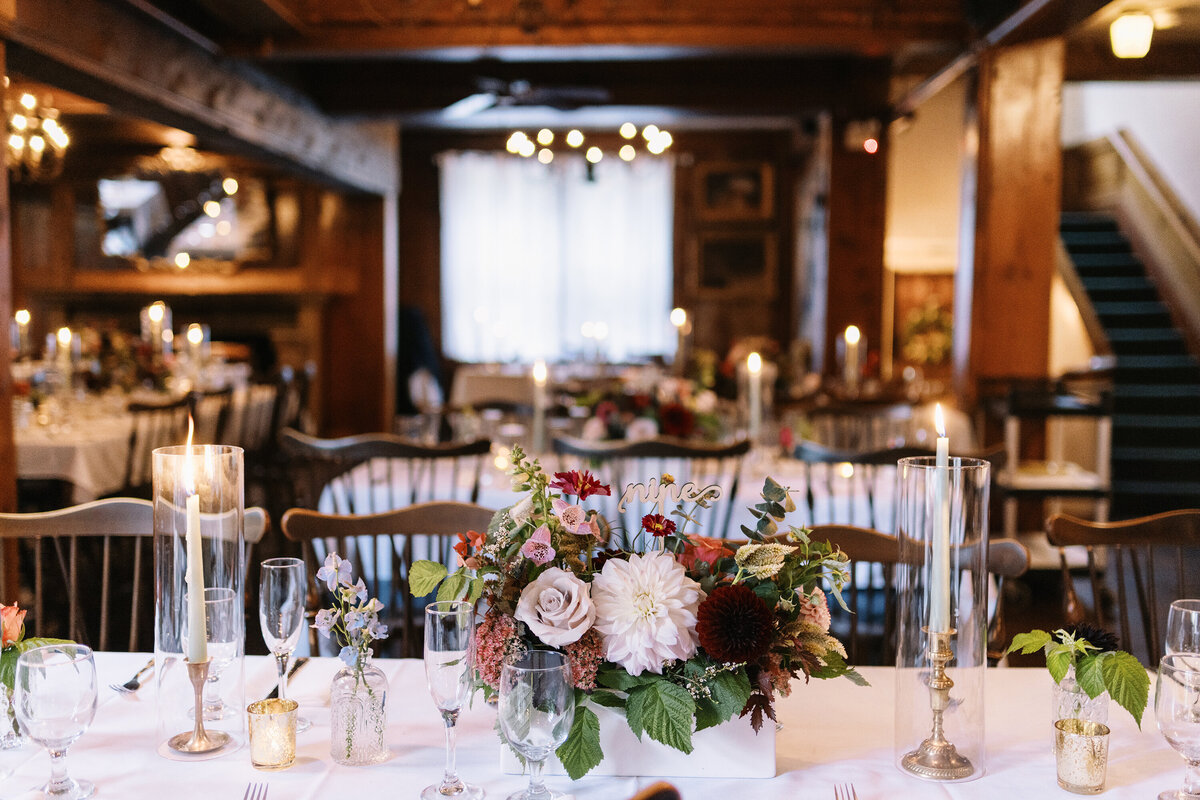 Rainy wedding day at outling lodge in stillwater minnesota  (1)