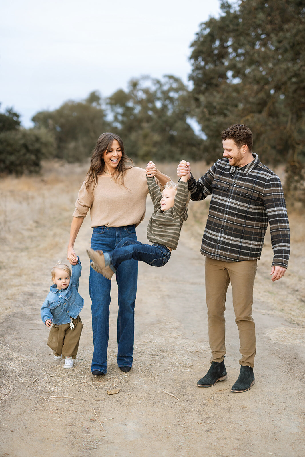 NicoleHodgsonPhotography_family_gates-30_websize