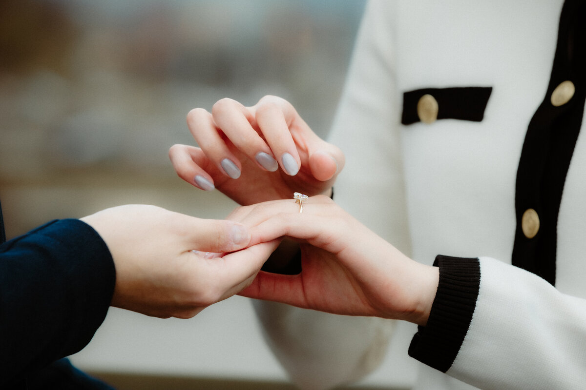 surprise proposal portrait downtown ottawa