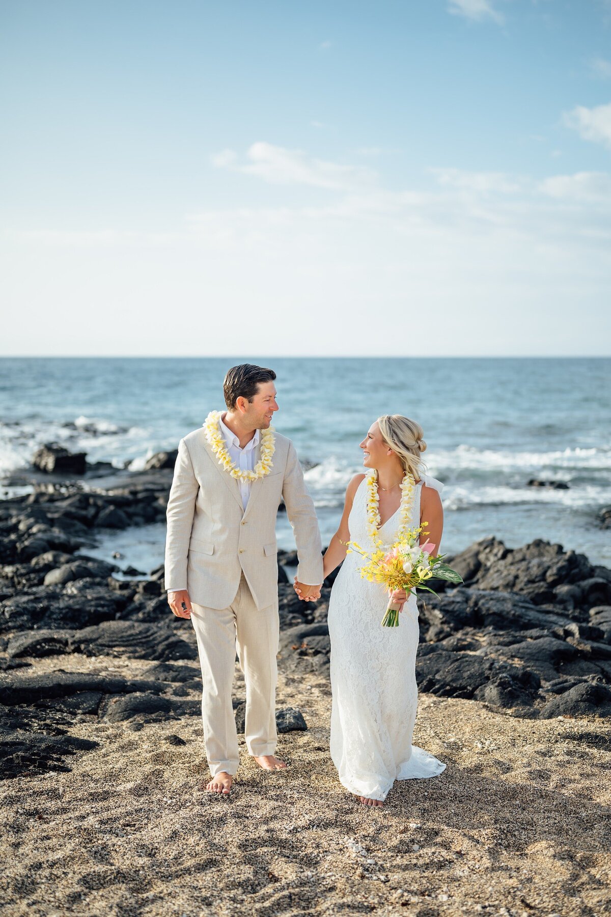 mahaiula-beach-elopement_0021