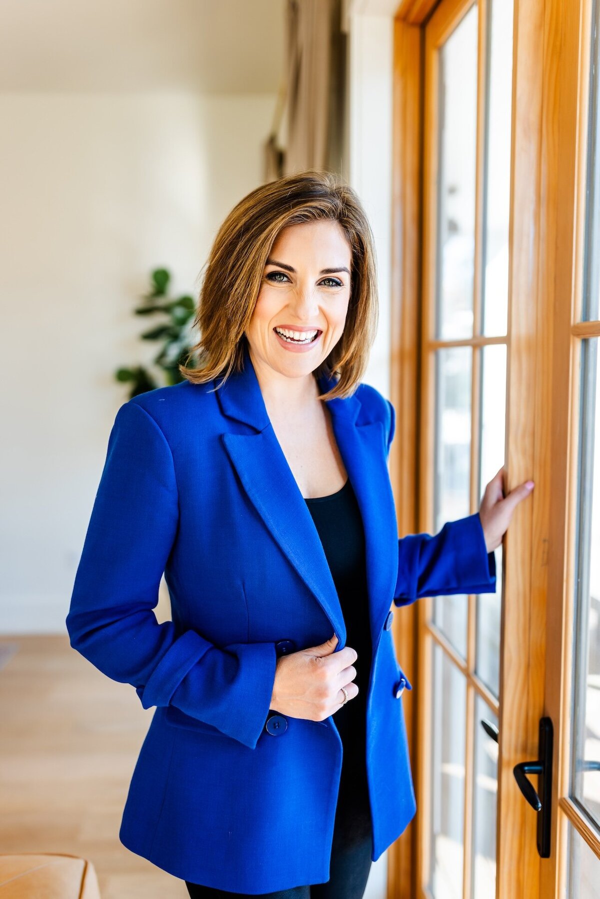 Charleston branding photography and headshots, Best Charleston headshot portrait photographer, get branding photos taken in Charleston, professional business portraits
