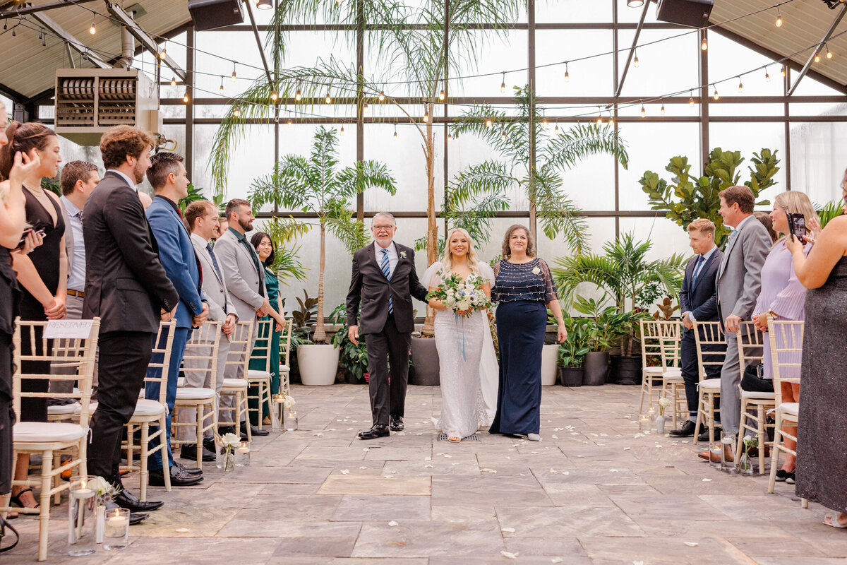 gabby-nico-ottawa-wedding-aquatopia-carp-2023-40