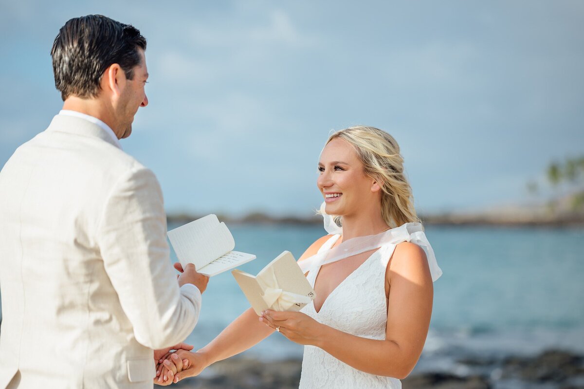 mahaiula-beach-elopement_0027