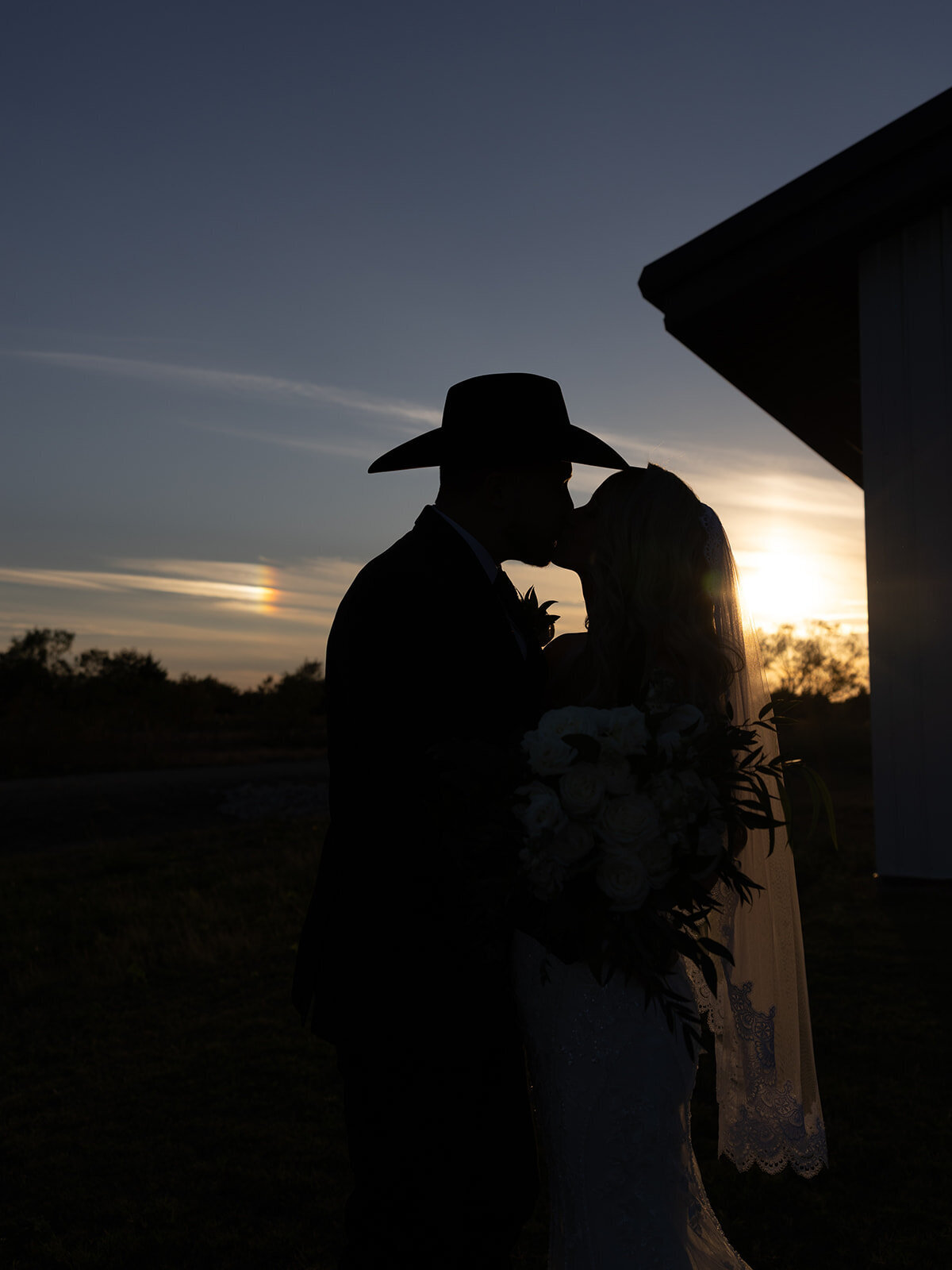 2025-10-11_DykesWeddingPreviews_MollyMurphyPhotography-98