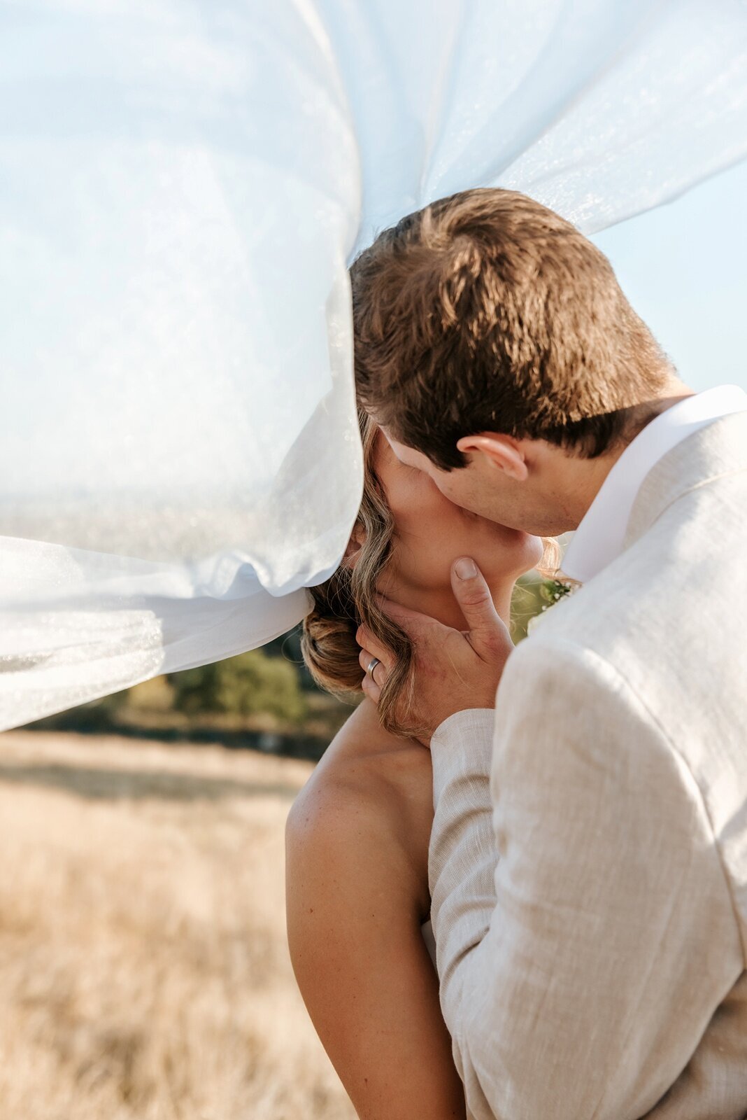 Elope-micro-wedding-elopement-yarravalley-melbourne-Balgownie-Estate27
