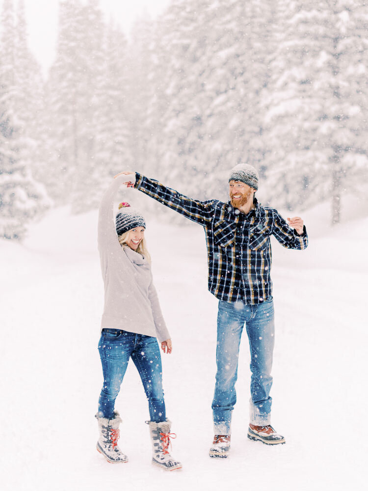 Colorado-Family-Photography-Christmas-Winter-Mountain-Snowy-Photoshoot27