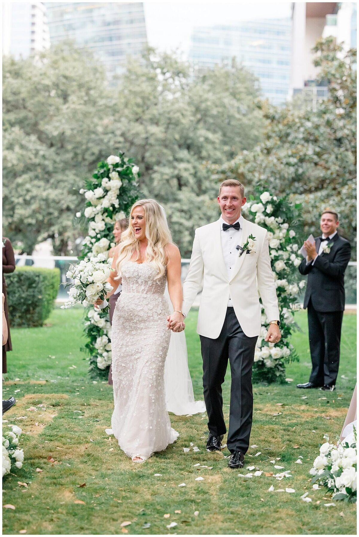 Julie-and-Erics-Magical-Wedding-at-Marie-Gabrielle_3206-1371x2048