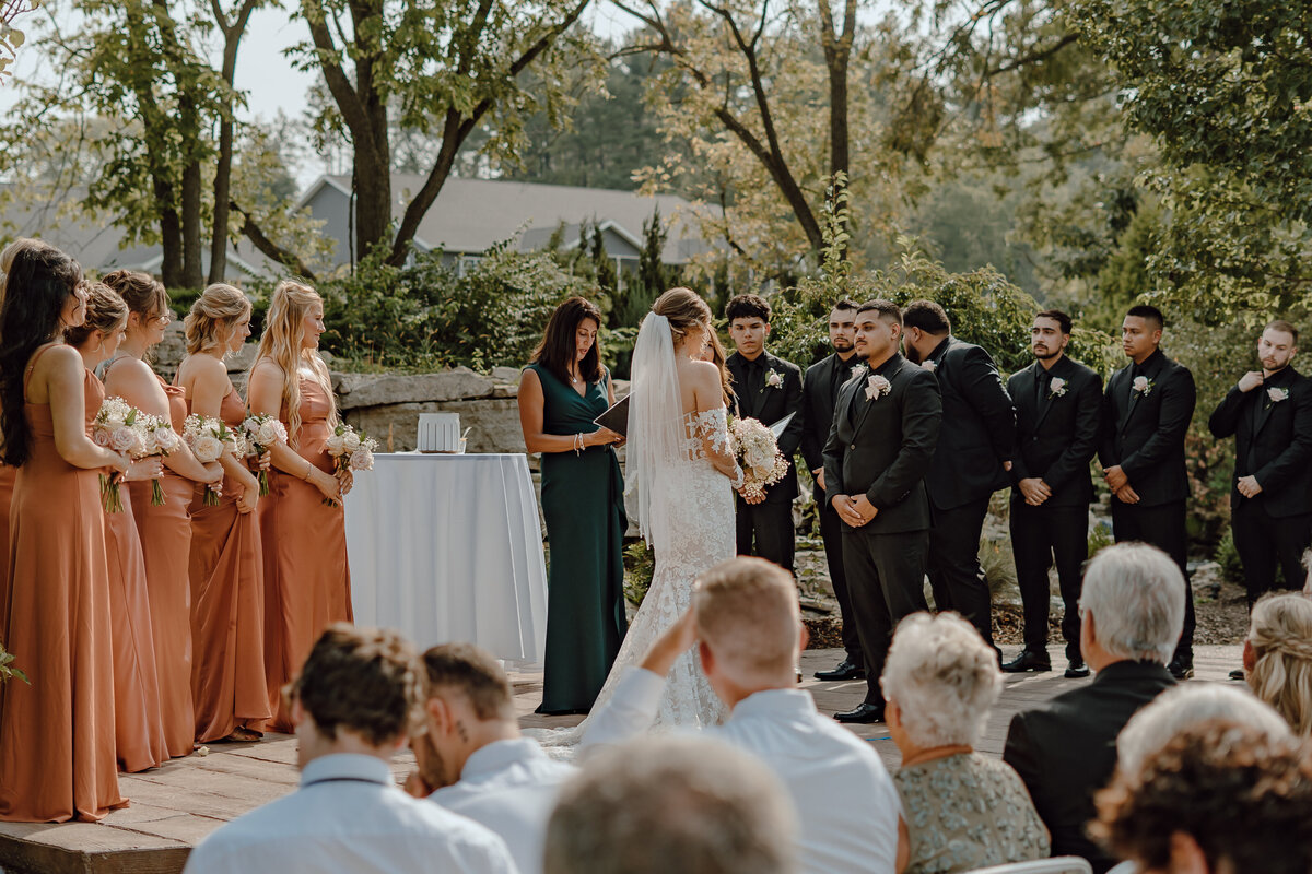 couple-ceremony-outdoor-des-moines-wedding-storyteller-collective-photo-co