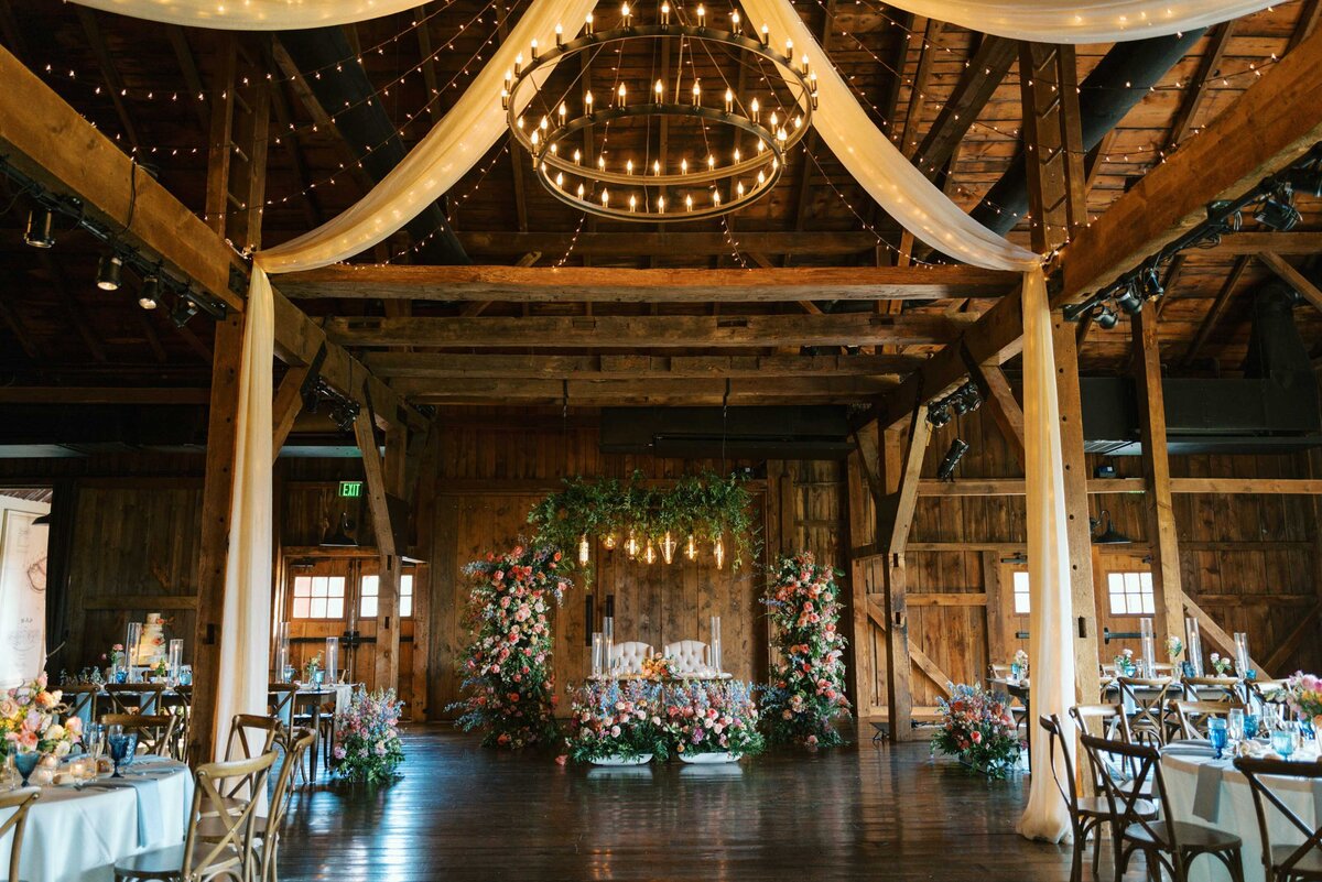 farm-at-eagles-ridge-lancaster-wedding-097