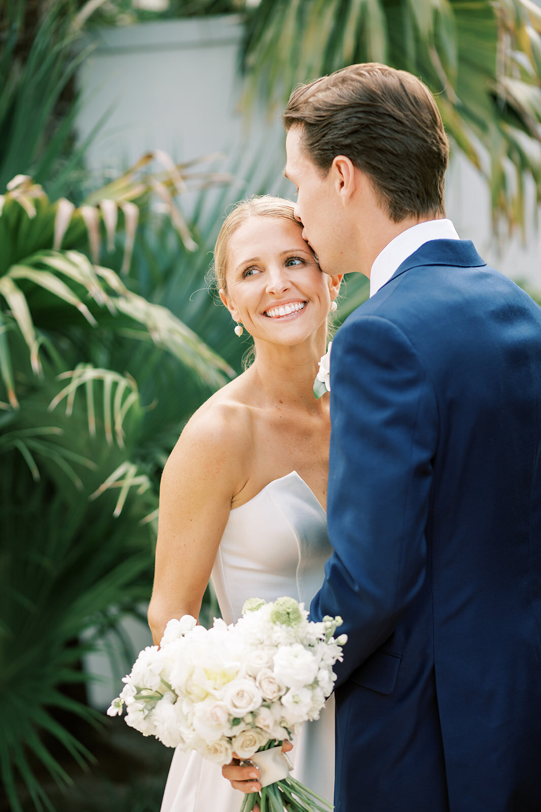 Palm Beach Jupiter Vero Beach wedding planner wedding design wedding coordination Florida wedding full service wedding planner full service wedding management South Florida wedding colorful wedding design partial wedding planner coastal wedding 8