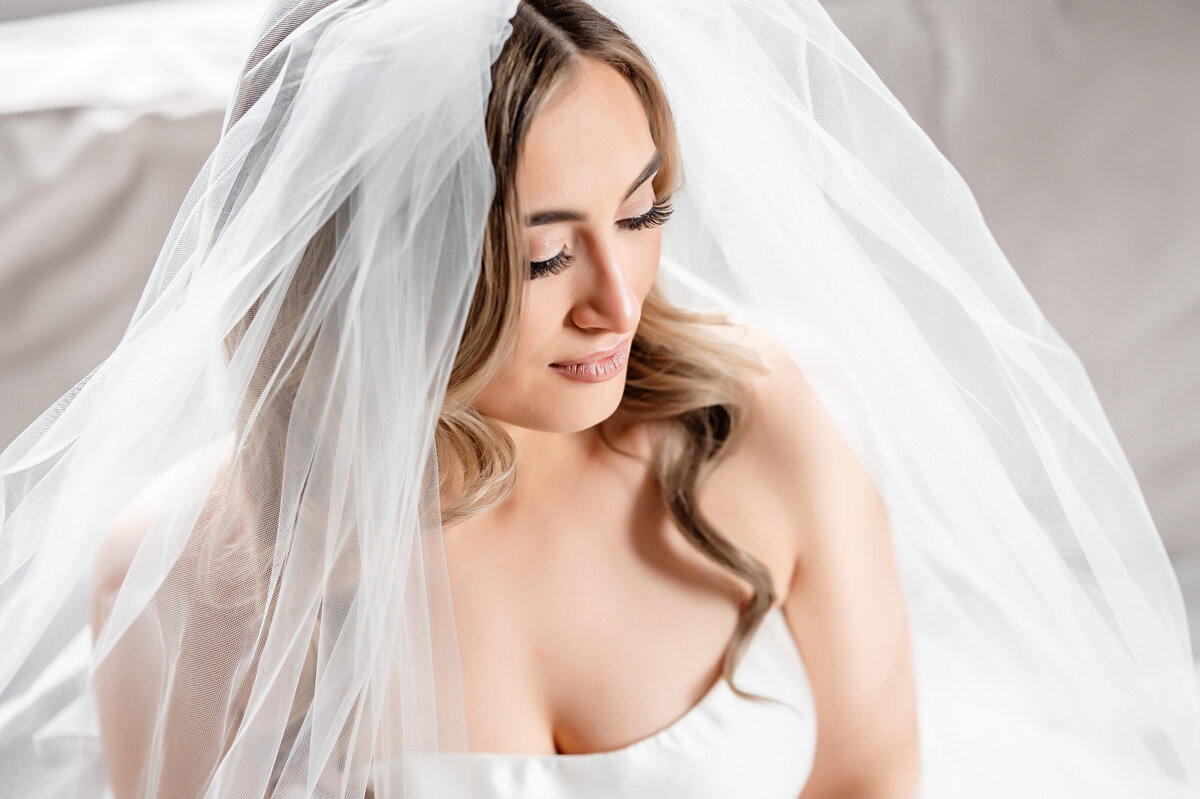 bride and wedding veil at duquesne club