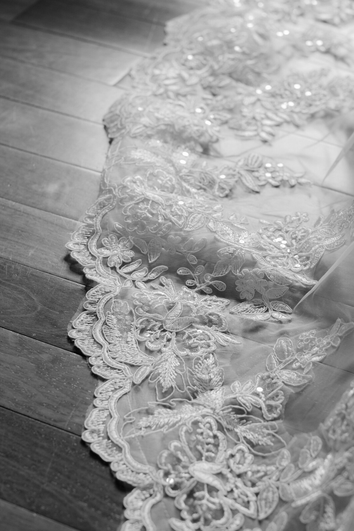 veil-details-documentary-wedding-trinity-tree-farm-jennifer-moreno-photography-washington