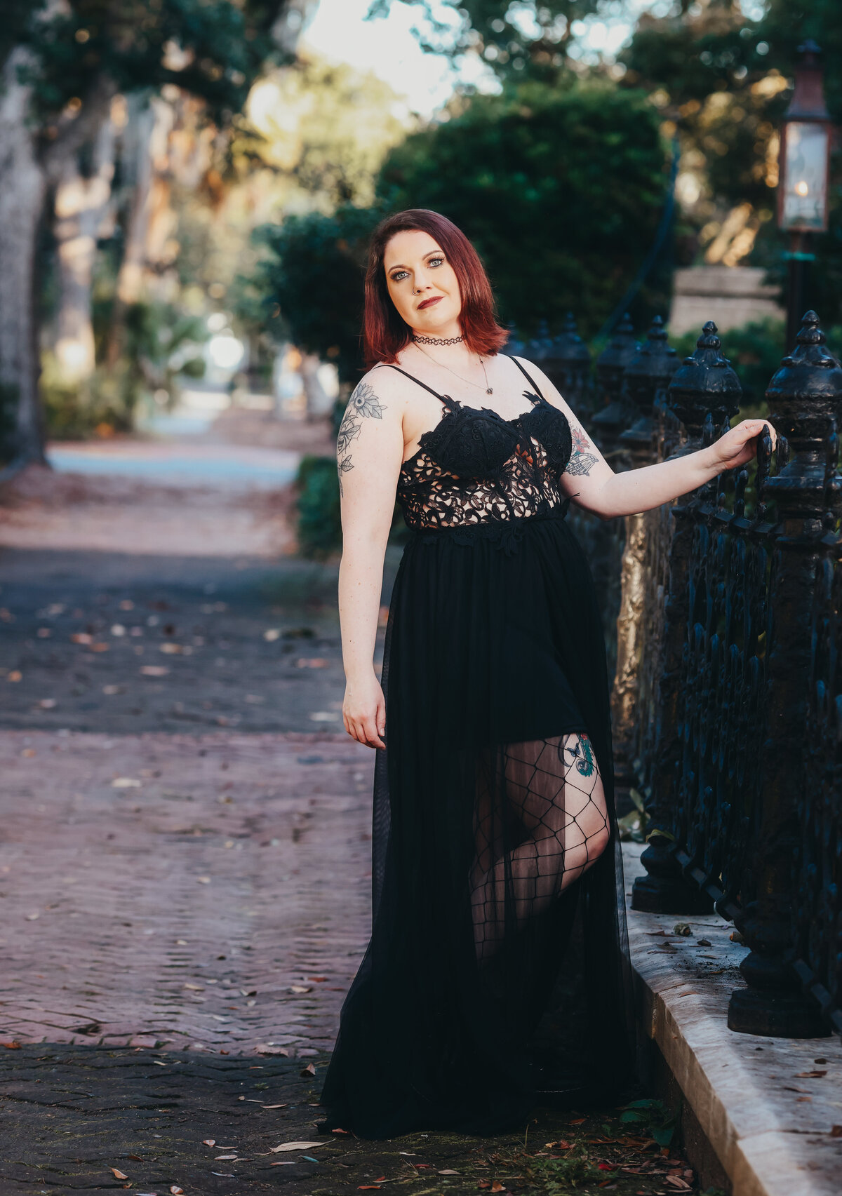 savannah-glamour-moody-historic-district-portrait-02