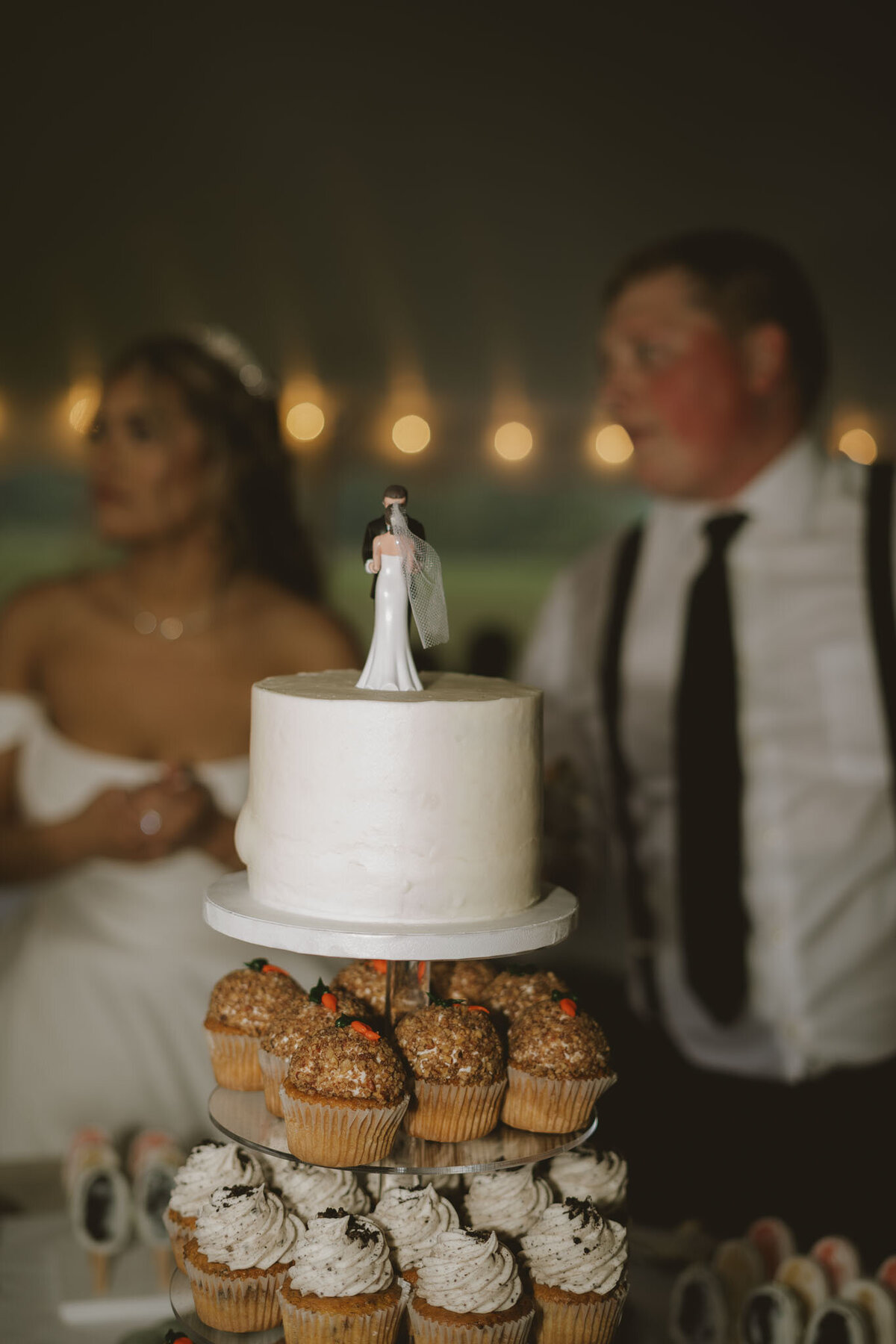 Classic Neutral Michigan Wedding Photographer-18