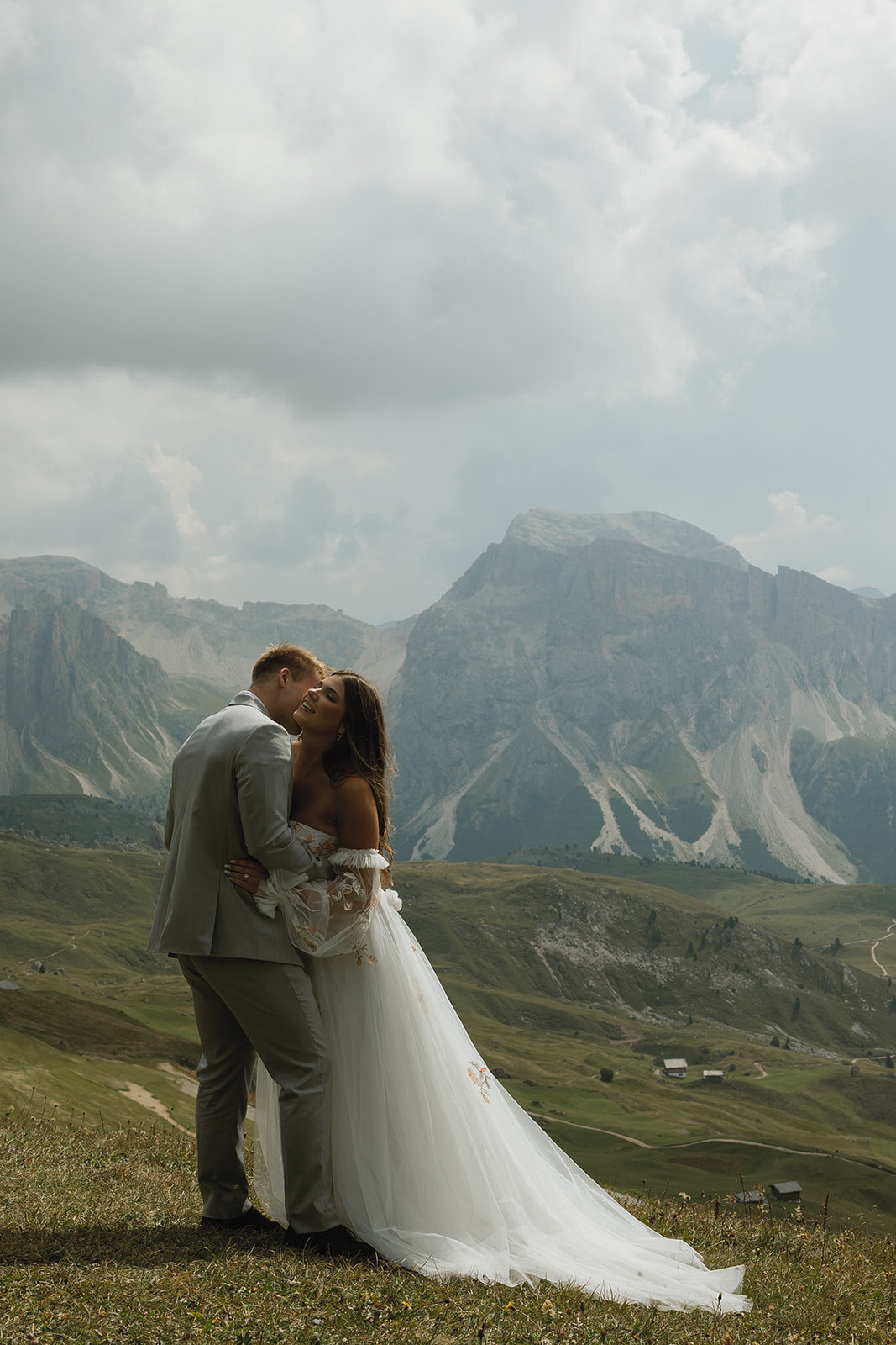 destination-wedding-elopement-photographer-italy-dolomites-seceda-documentary-tanya-davids-photo-film-25