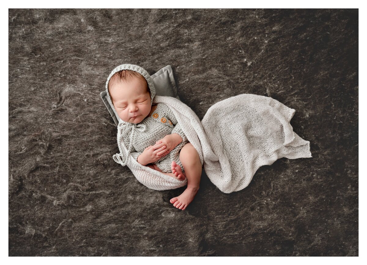 Princeton Minnesota Newborn Photographer | Grey Baby boy | Nicole Hollenkamp