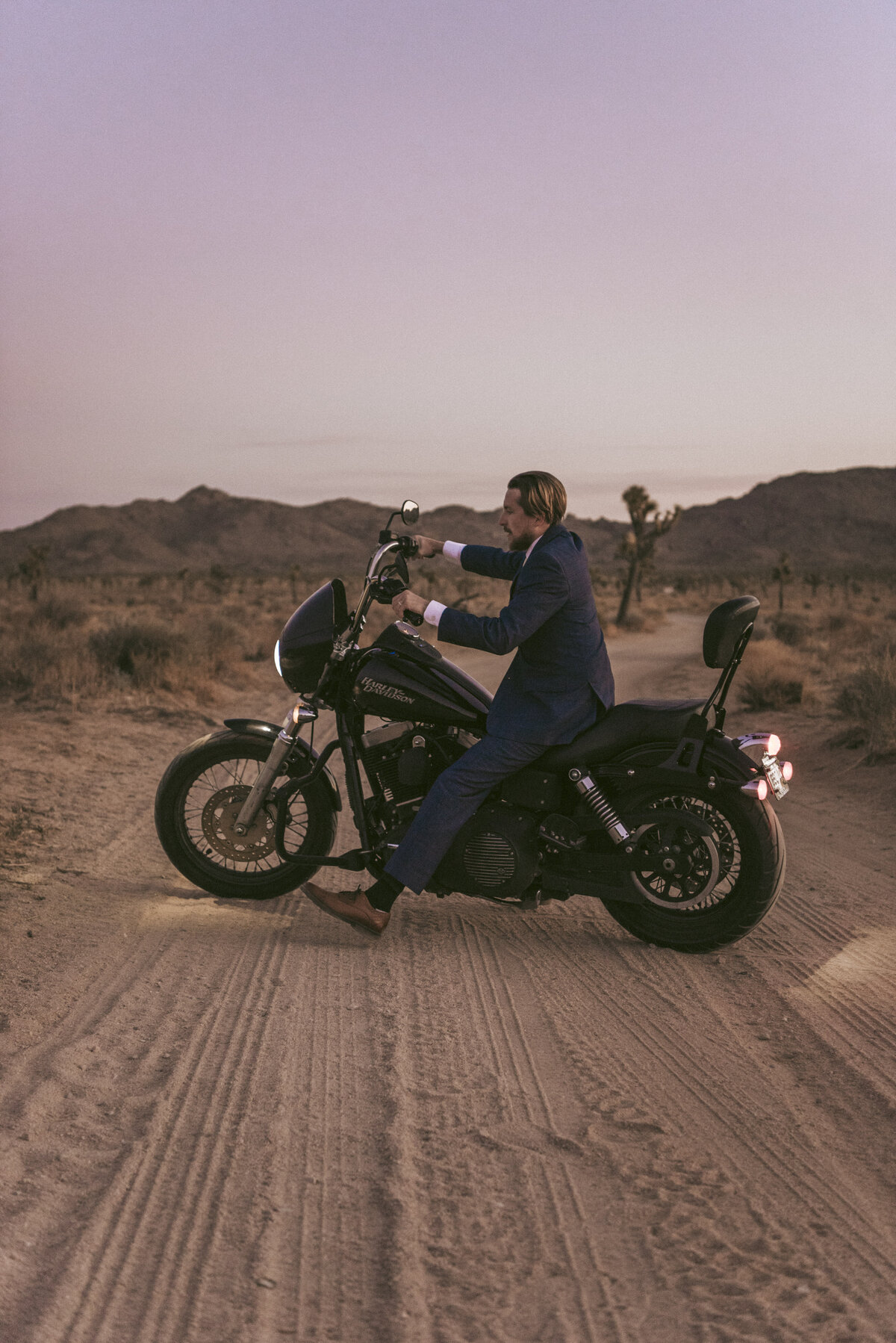 _1_Whitney&Trent_Joshua_Tree_National_Park_Elopement_-1