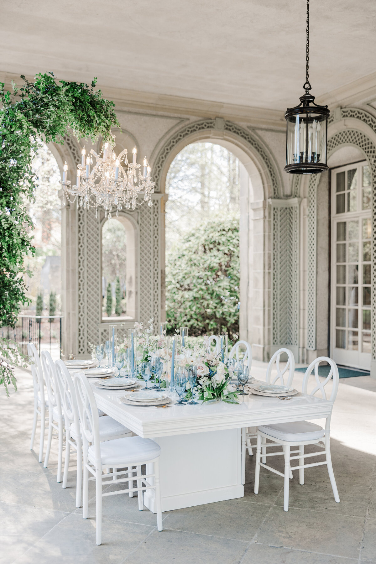 brittany-graf-photography-glen-manor-house-portsmouth-ri-newport-mansion-tablescape-florals-wedding-flowers-details-cake-welcome-sign-seating-chart-champagne-5