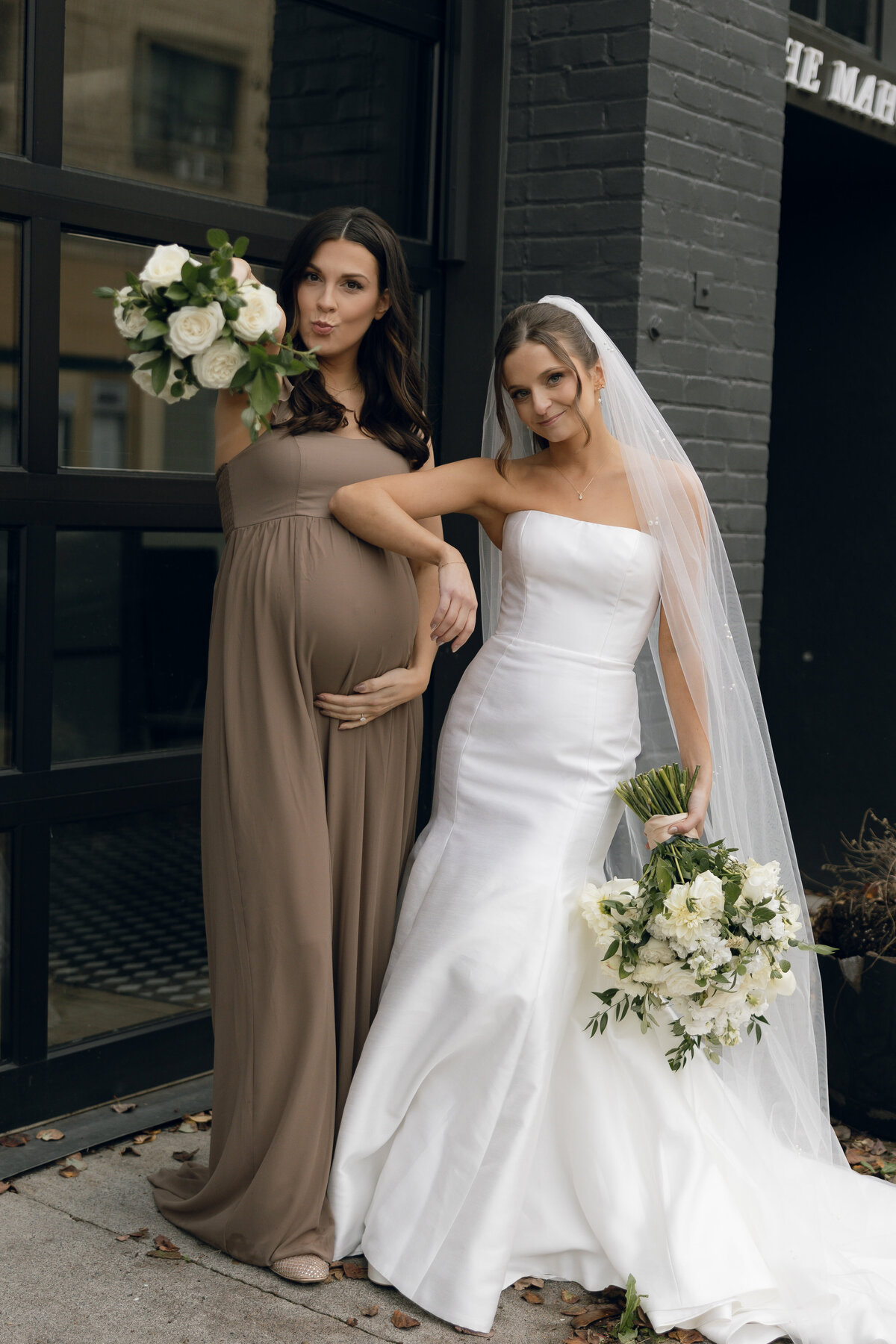 the-evergreen-portland-oregon-wedding-bridal-party-photos-8