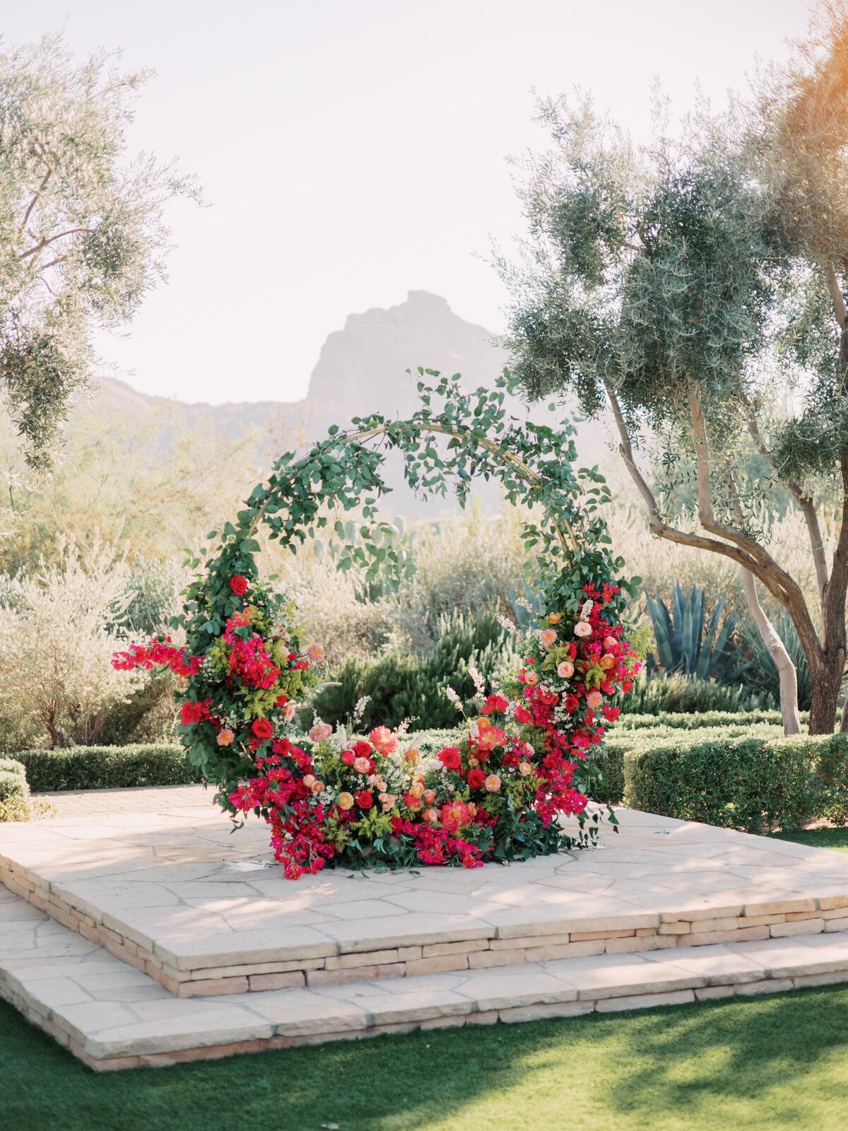 bright-wedding-ceremony-florals-phoenix-arizona