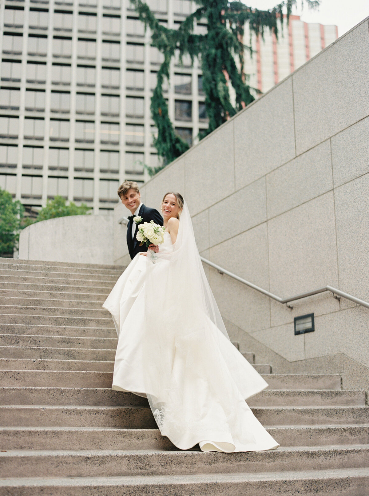 best-seattle-wedding-photographers-the-tenneys-at-washington-athletic-club-22