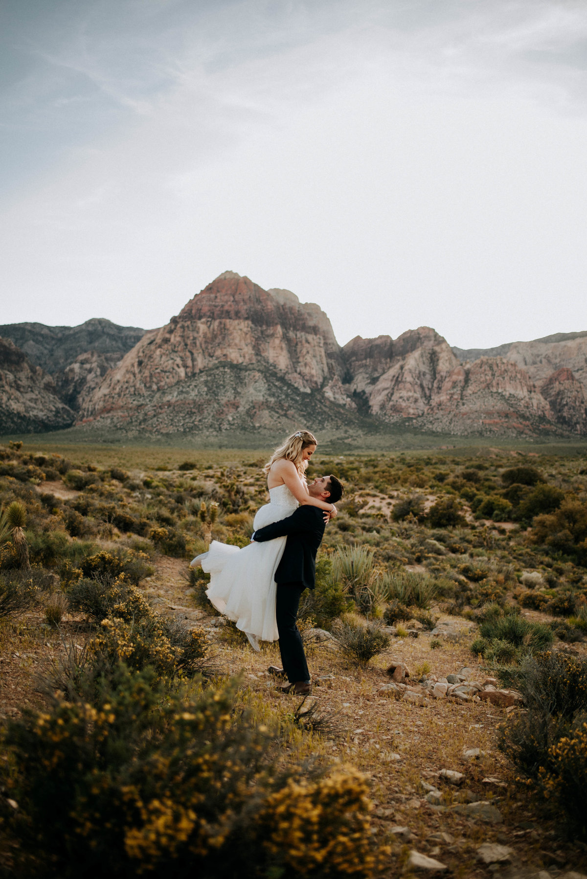 red rock canyon overlook wedding