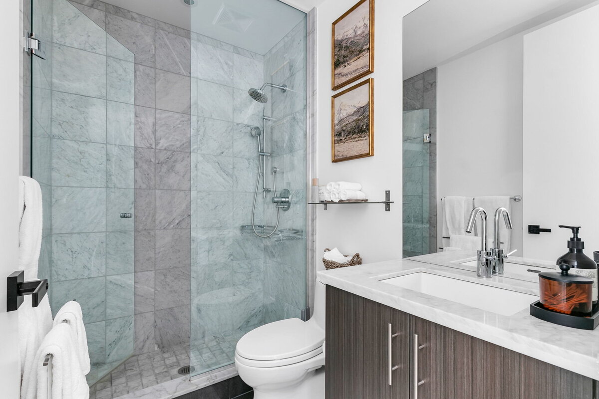 37-web-or-mls-44_001_Bathroom