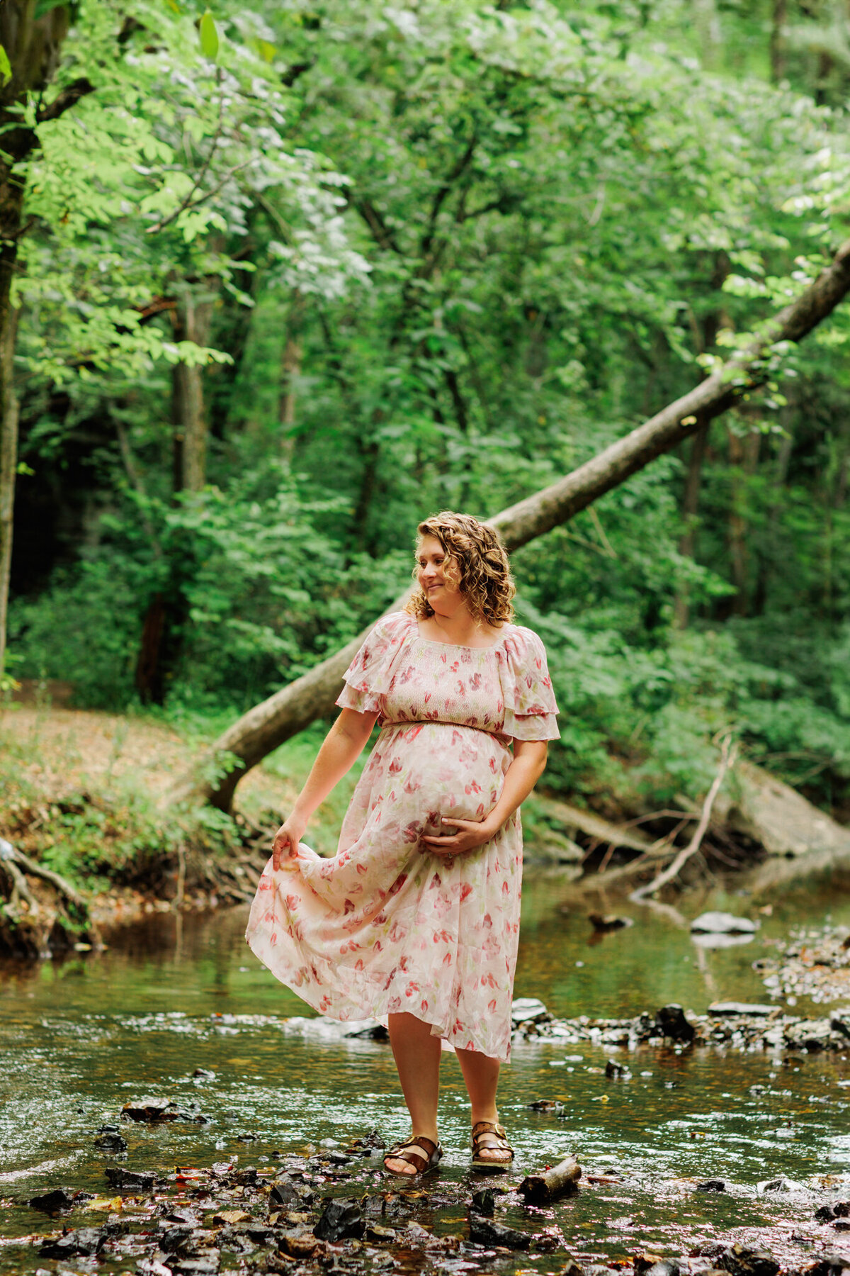 NW Arkansas maternity photographer, maternity photography near me, maternity portraits NW Arkansas, pregnancy photoshoot near me