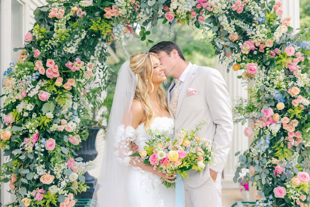 Sneak Peeks Creekside at Colliers End May Wedding | Lauren Elliott Photography | Emily & Kyle Anderson -131