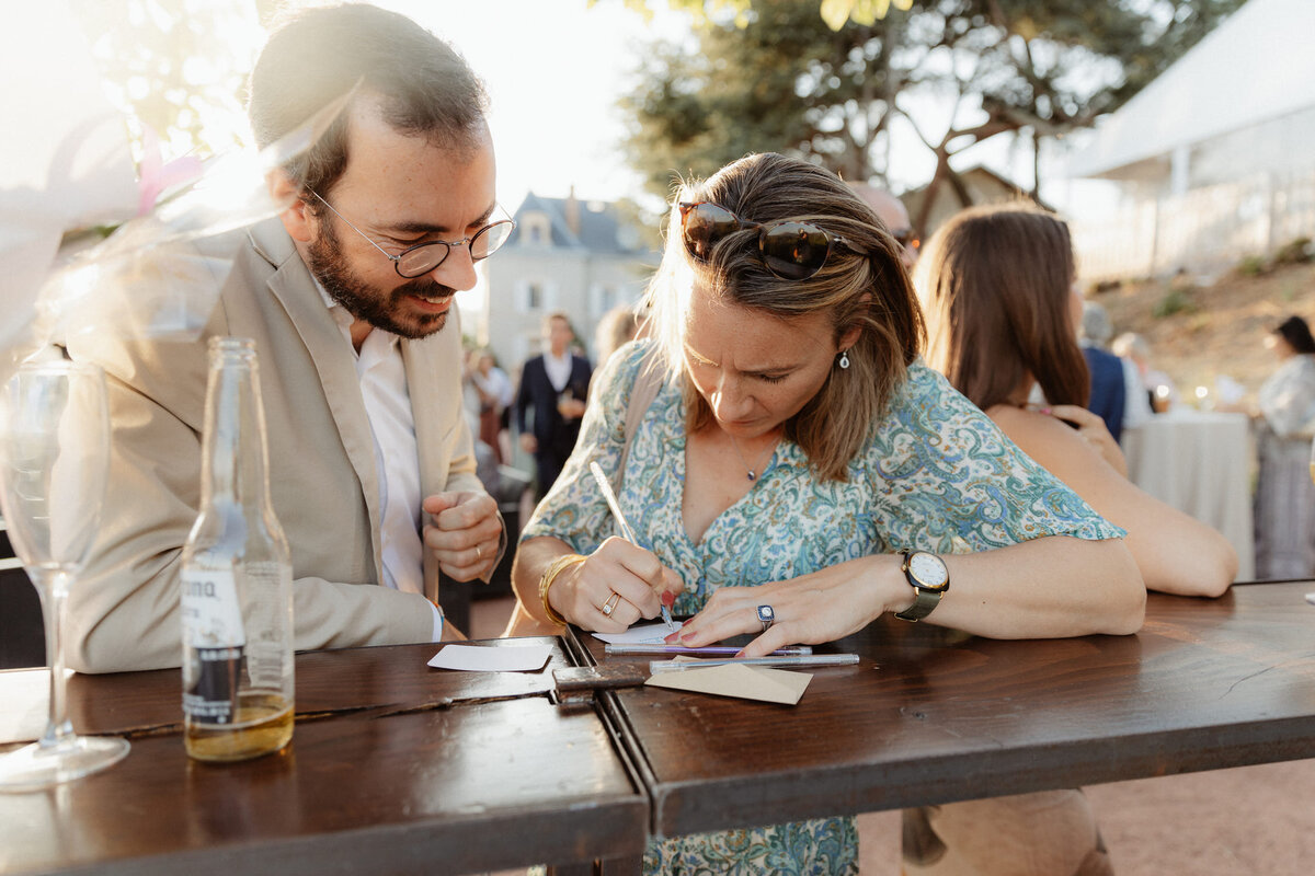 Prisylia-et-Guillaume-cocktail-mariage-mot-invite