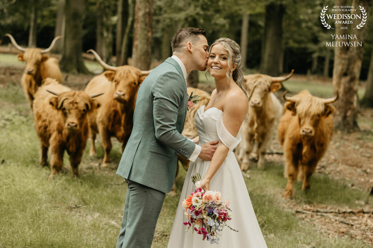 custom_logo_YAMINA_MEEUWSEN-netherlands-V03Zmz-126collection-wedisson