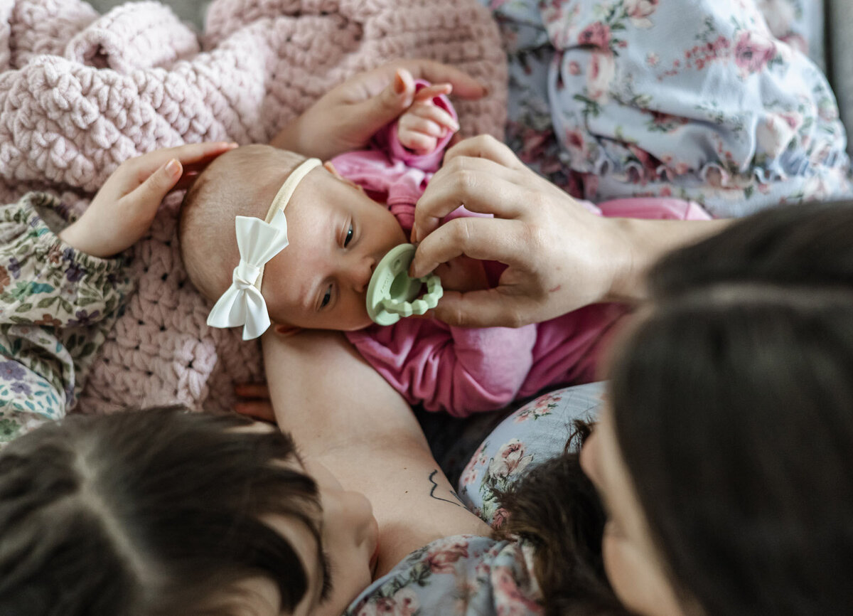 north-attleboro-massachusetts-newborn-session-cozy-home