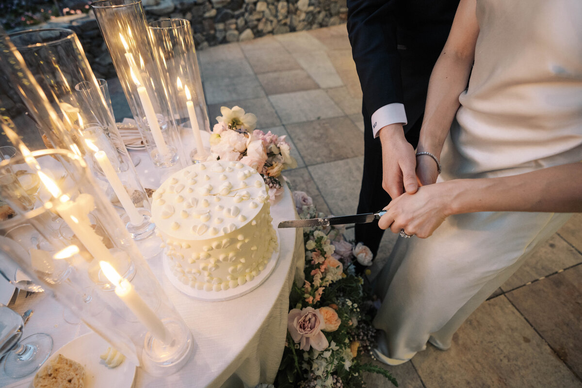 phoenix-wedding-cake-flowers