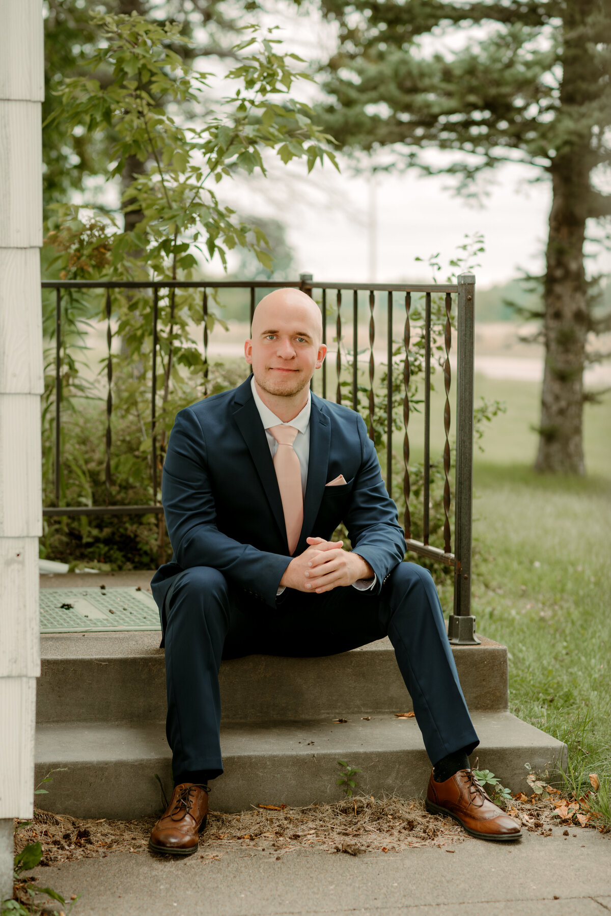 Create an impactful online dating profile with outdoor portraits taken in the Twin Cities. Natural, professional images that reflect your true self.