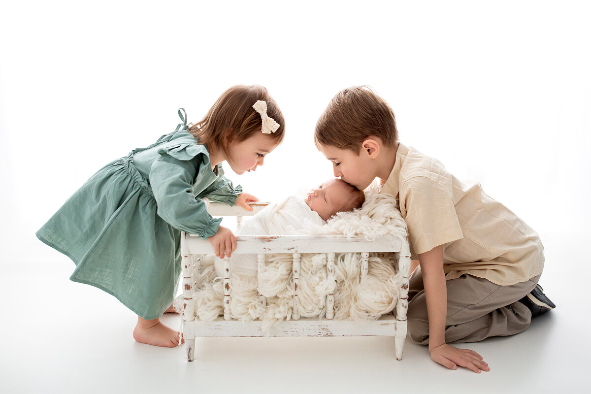 best charlottesville va newborn photography