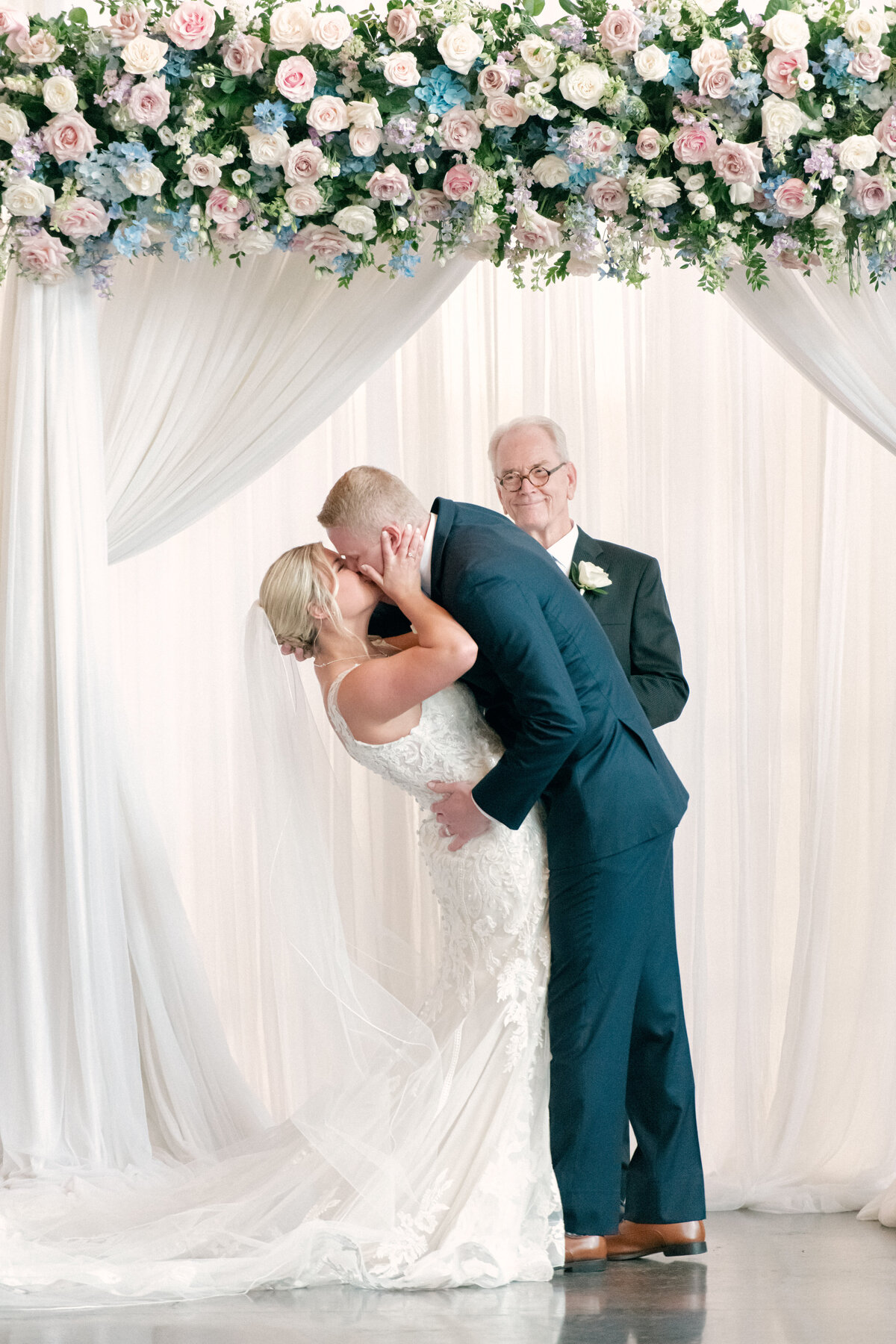 Brit-Jaye-the-steam-plant-wedding-blush-and-bloom-floral-v-30
