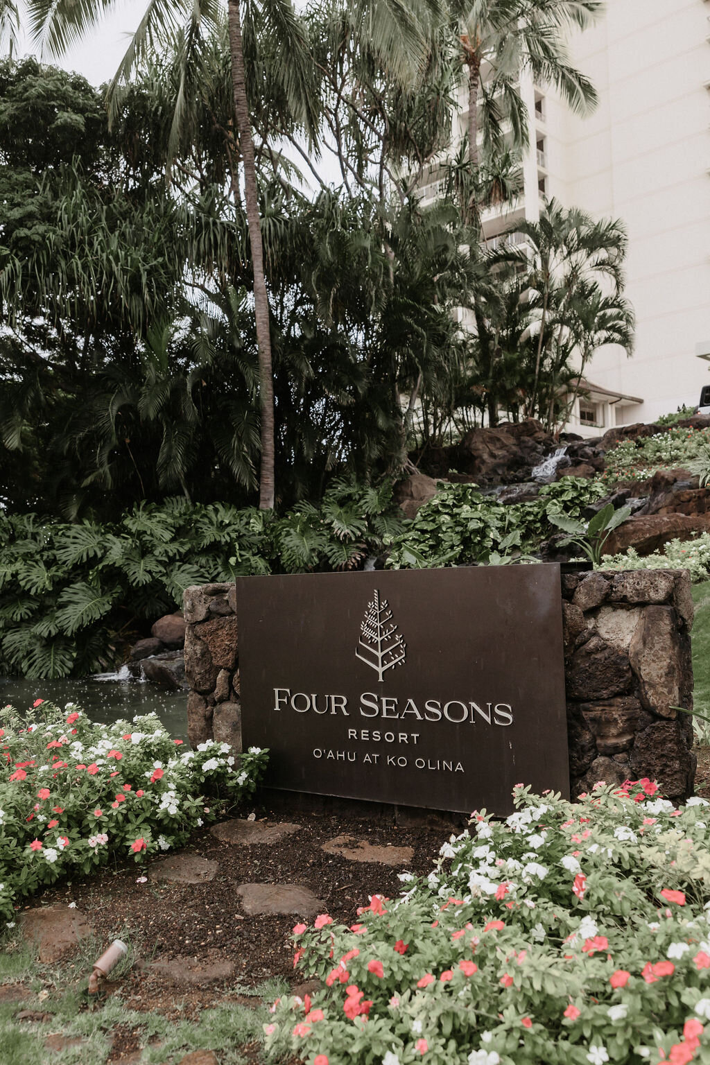 four seasons Hawaii sign