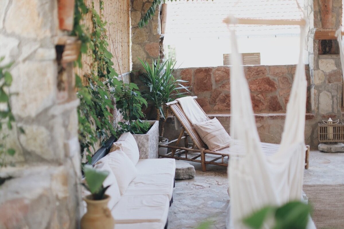 lounge-area-retreat