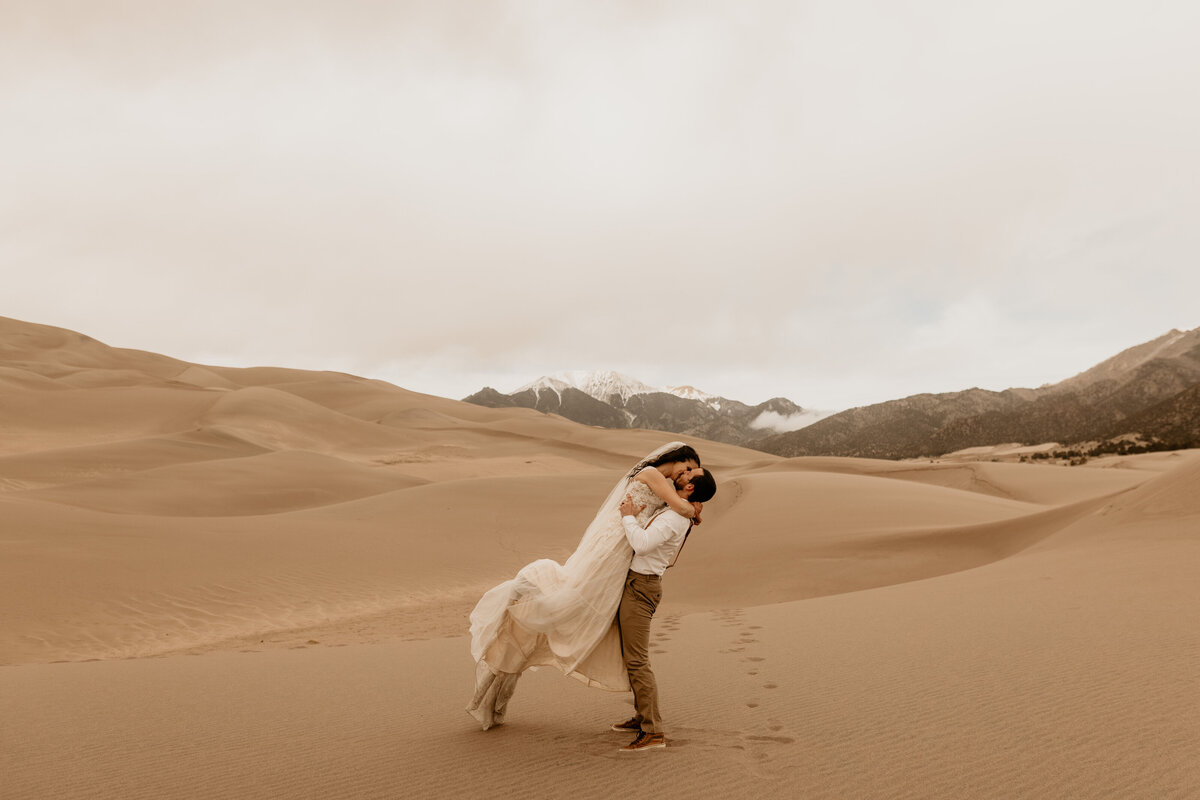colorado-sand-dune-reserve-elopement-photographer-breeanna-lasher-7