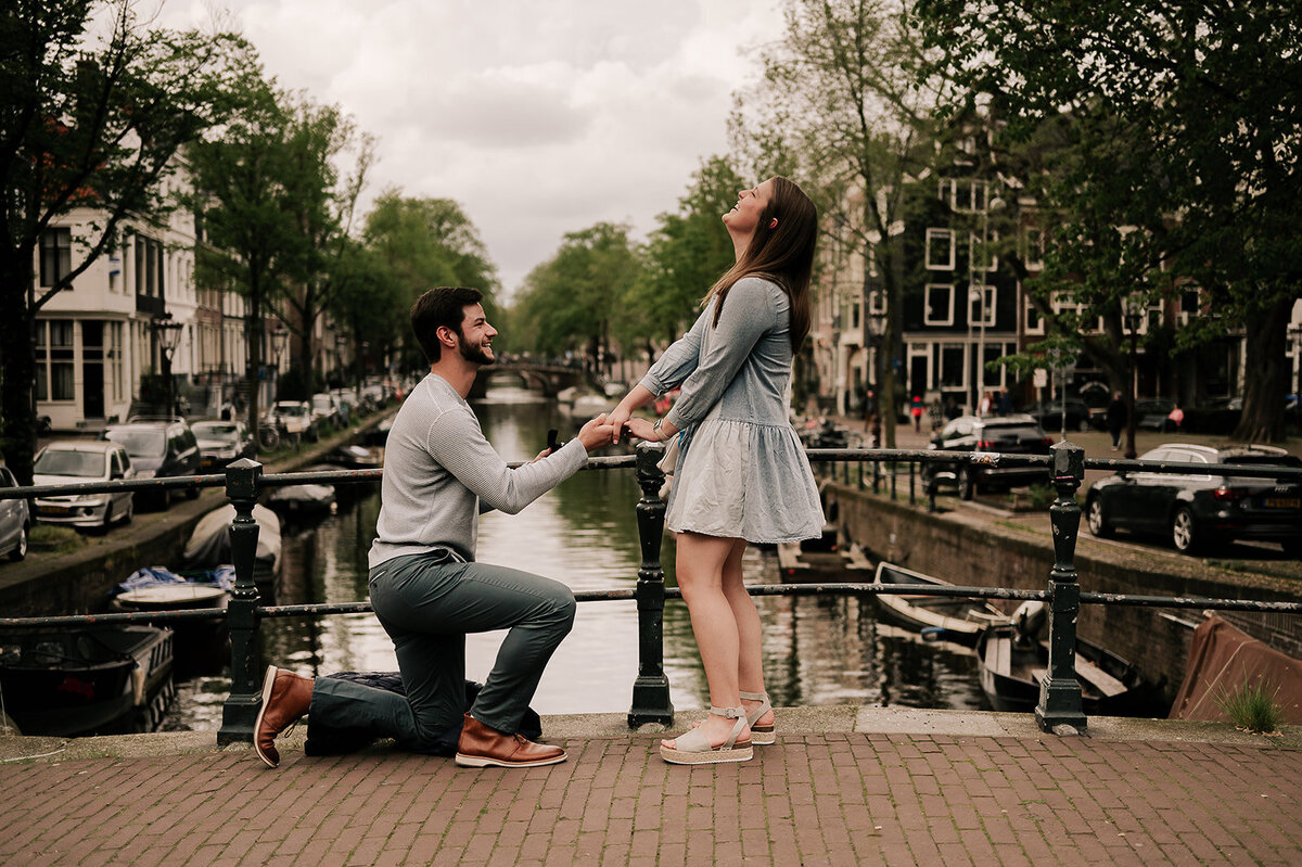 Amsterdam proposal photographer engagement photoshoot framedbyemily5