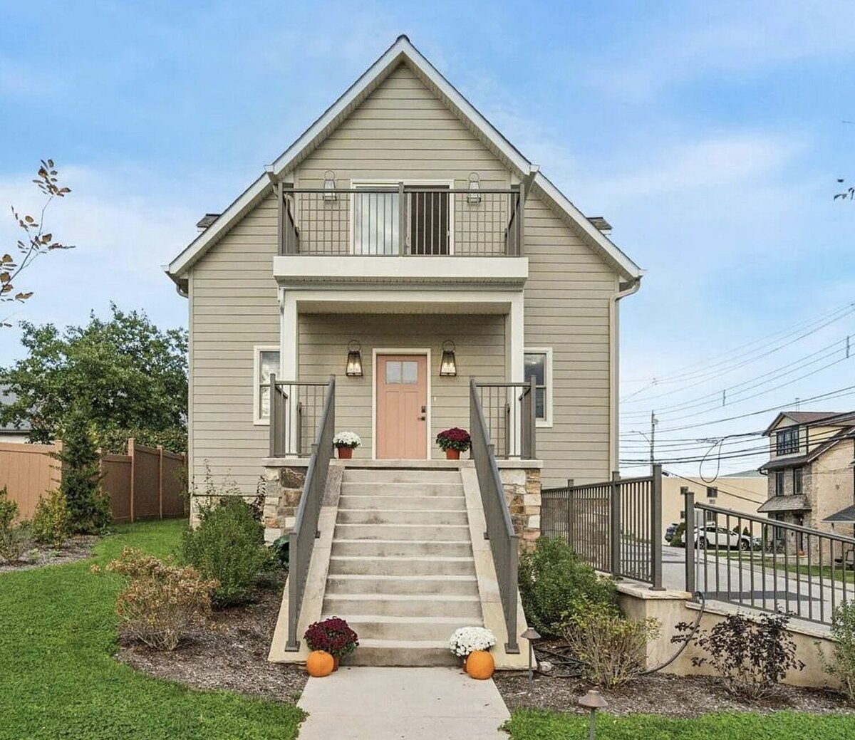 Kelly DeTommaso Elegant Transitions Ambler Unit A Exterior 3